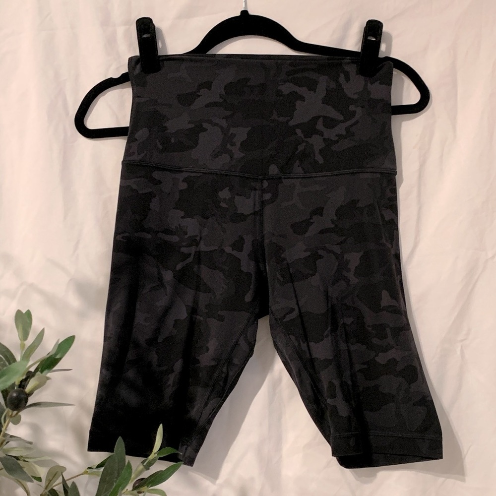 Lululemon bikershorts | Camo gray